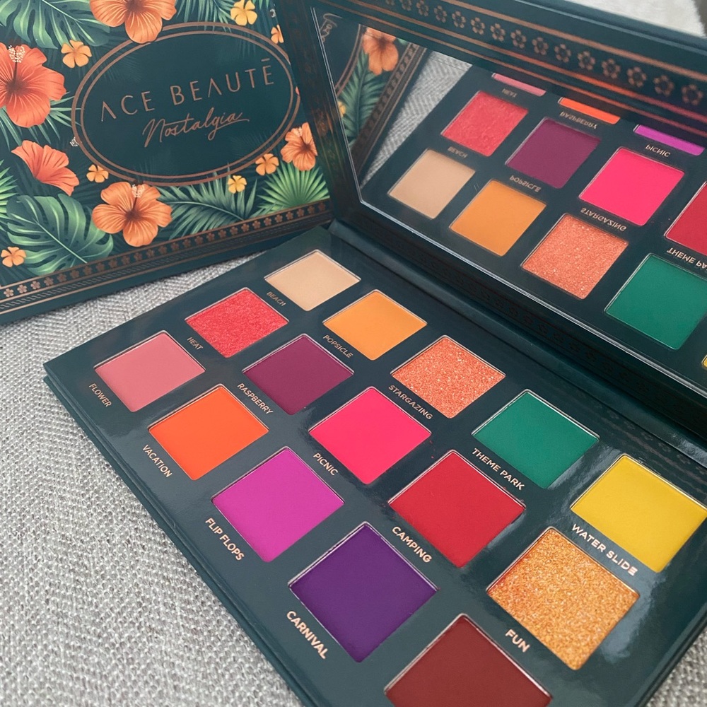 ACE BEAUTÉ
Nostalgia Palette